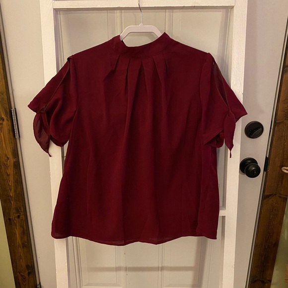 Two! SHEIN Blouses - Picture 2 of 7